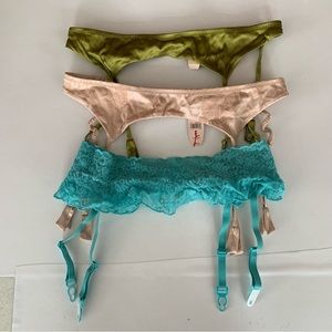 Victoria’s Secret Set of 3 Garter Belts assorted colors styles Women’s small NEW